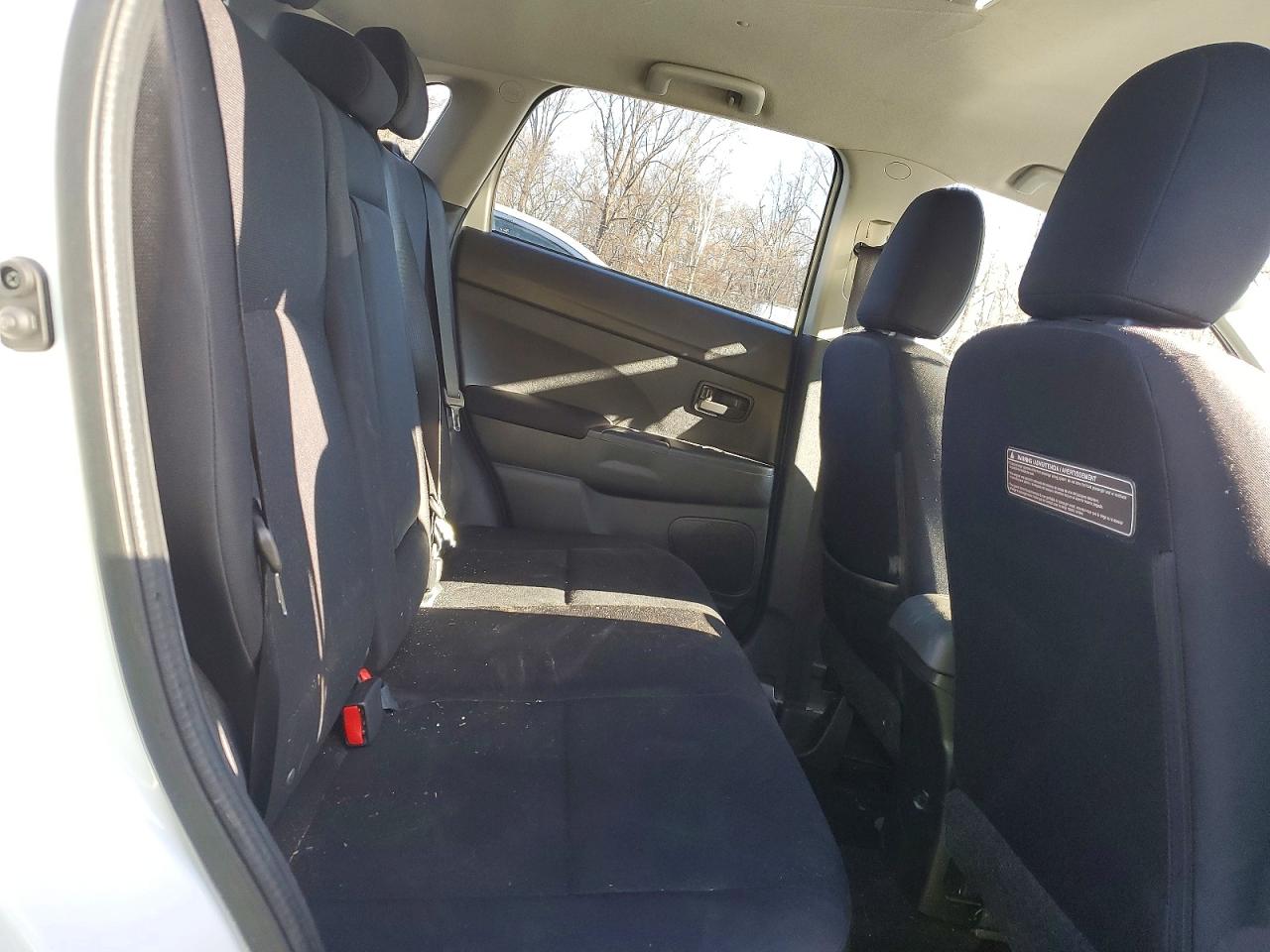 2015 MITSUBISHI OUTLANDER SPORT ES photo 11