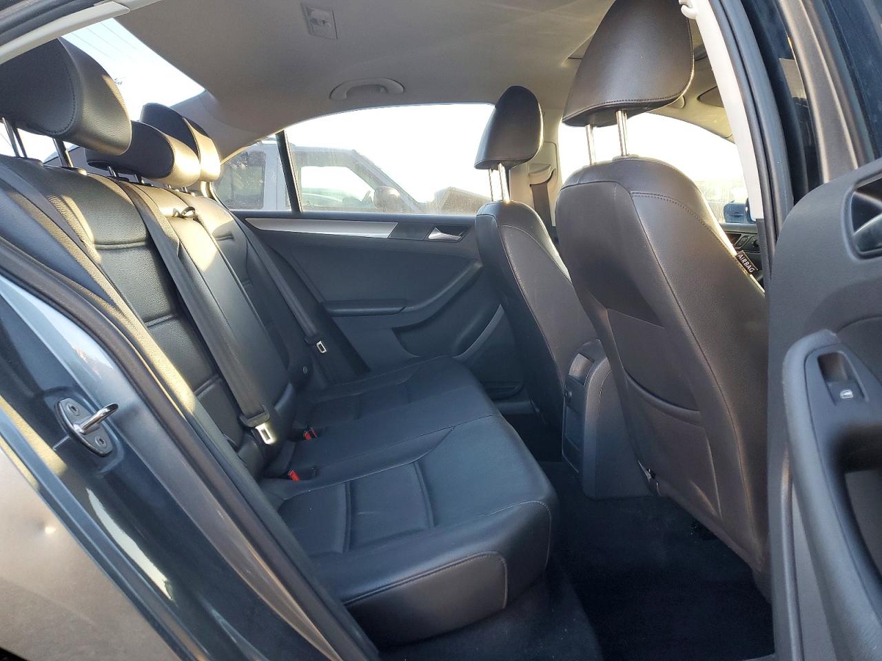 2017 VOLKSWAGEN JETTA SE photo 19