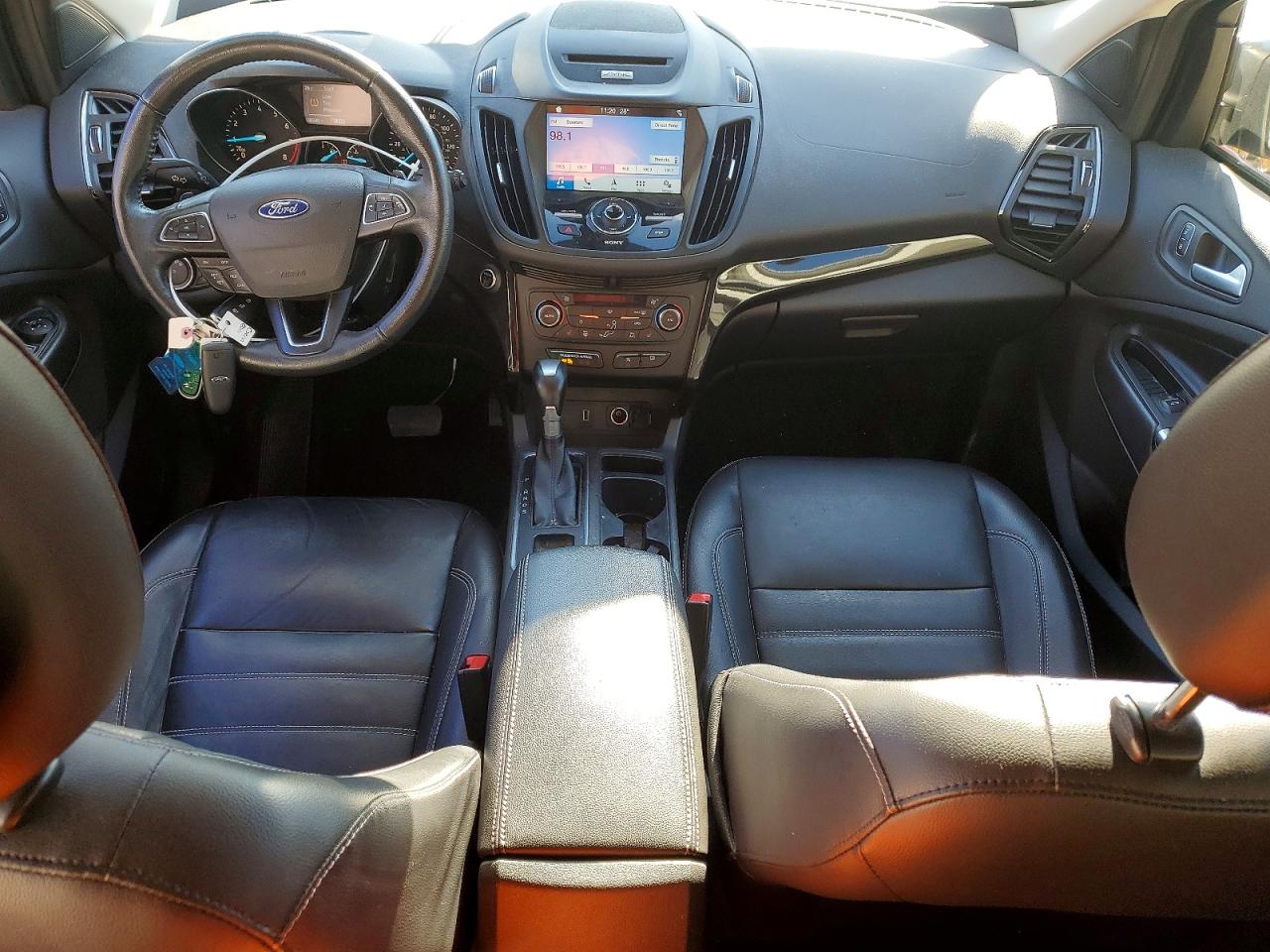 2017 FORD ESCAPE TITANIUM photo 8