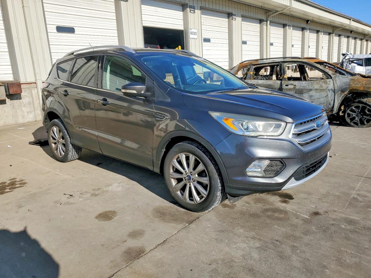 2017 FORD ESCAPE TITANIUM photo 4
