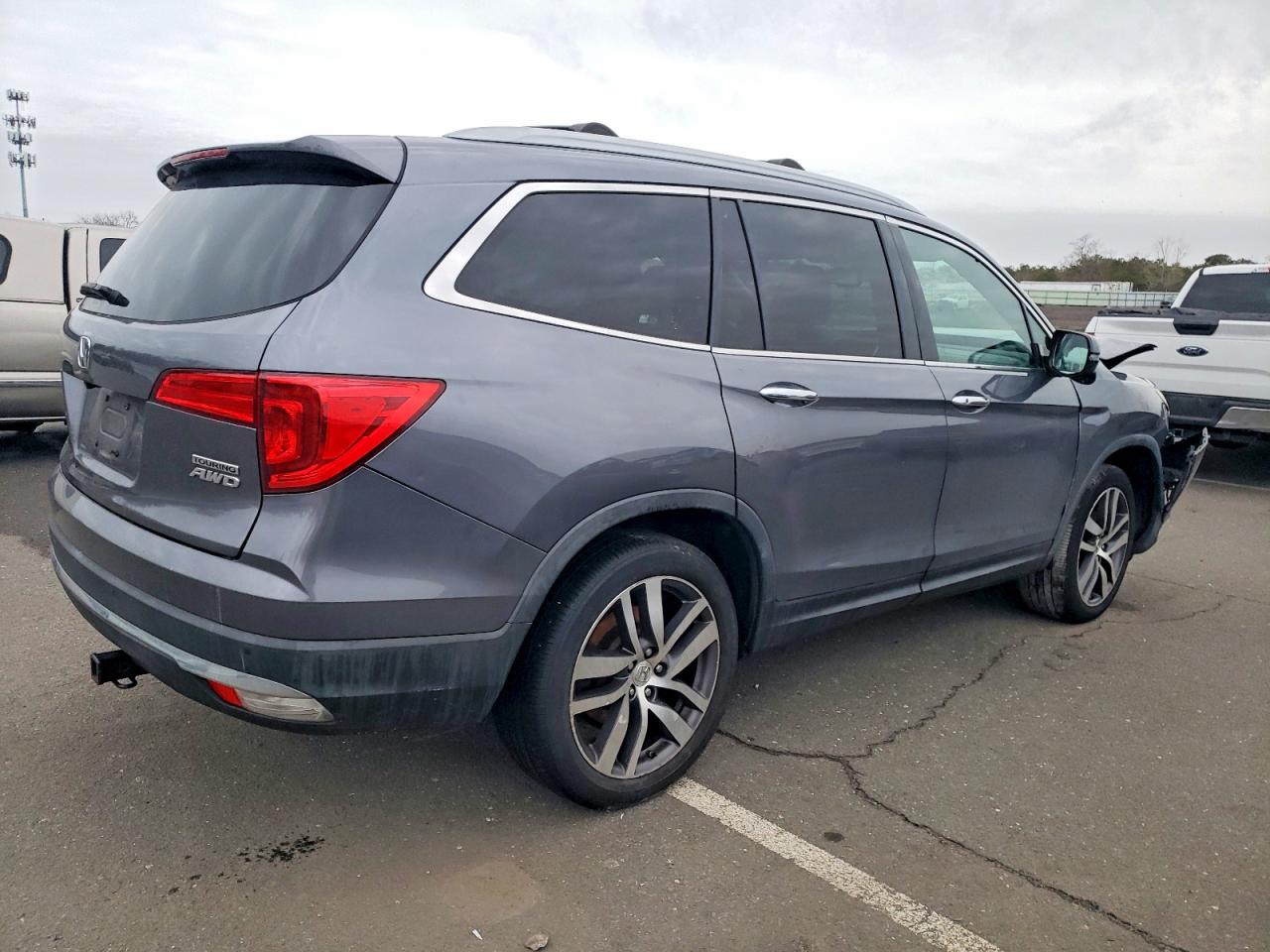 2016 HONDA PILOT TOURING photo 5