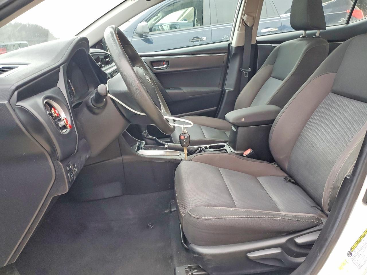 2019 TOYOTA COROLLA L photo 13