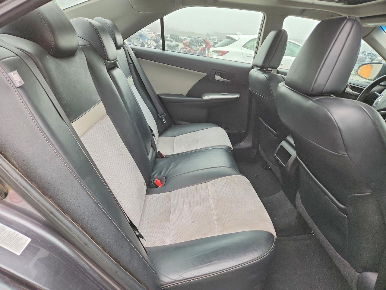 2012 TOYOTA CAMRY SE photo 10