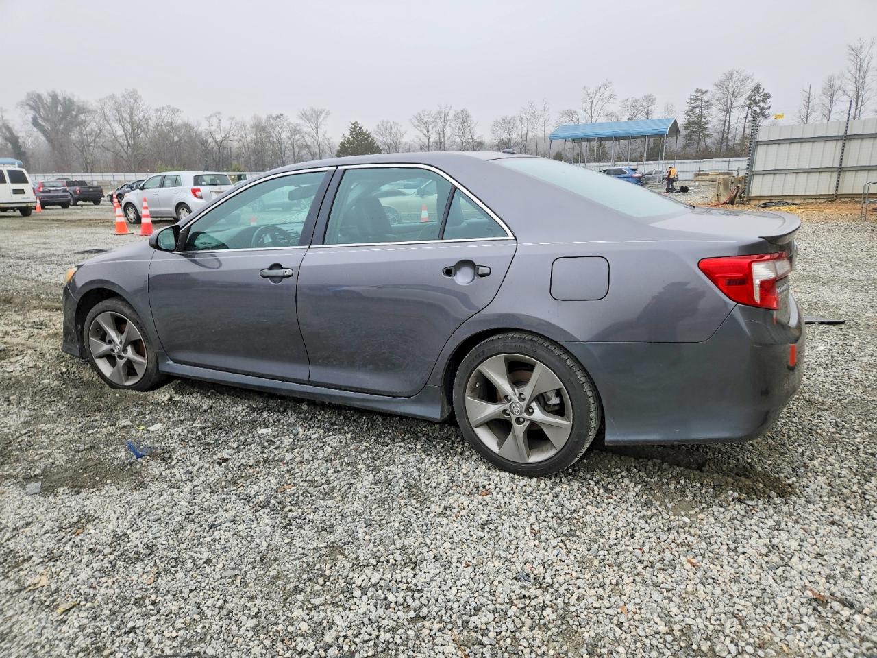 2012 TOYOTA CAMRY SE photo 2