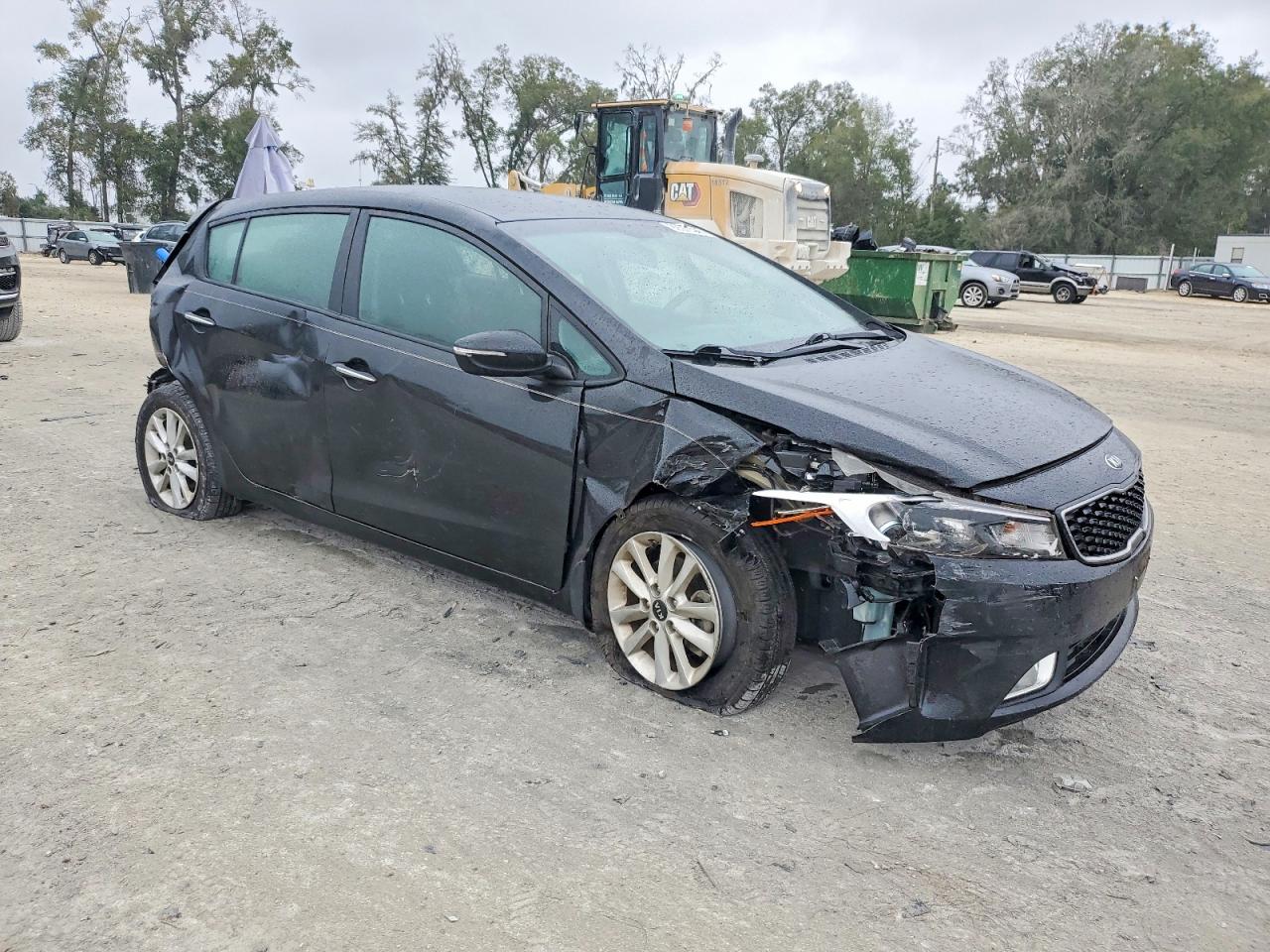 2017 KIA FORTE LX photo 4