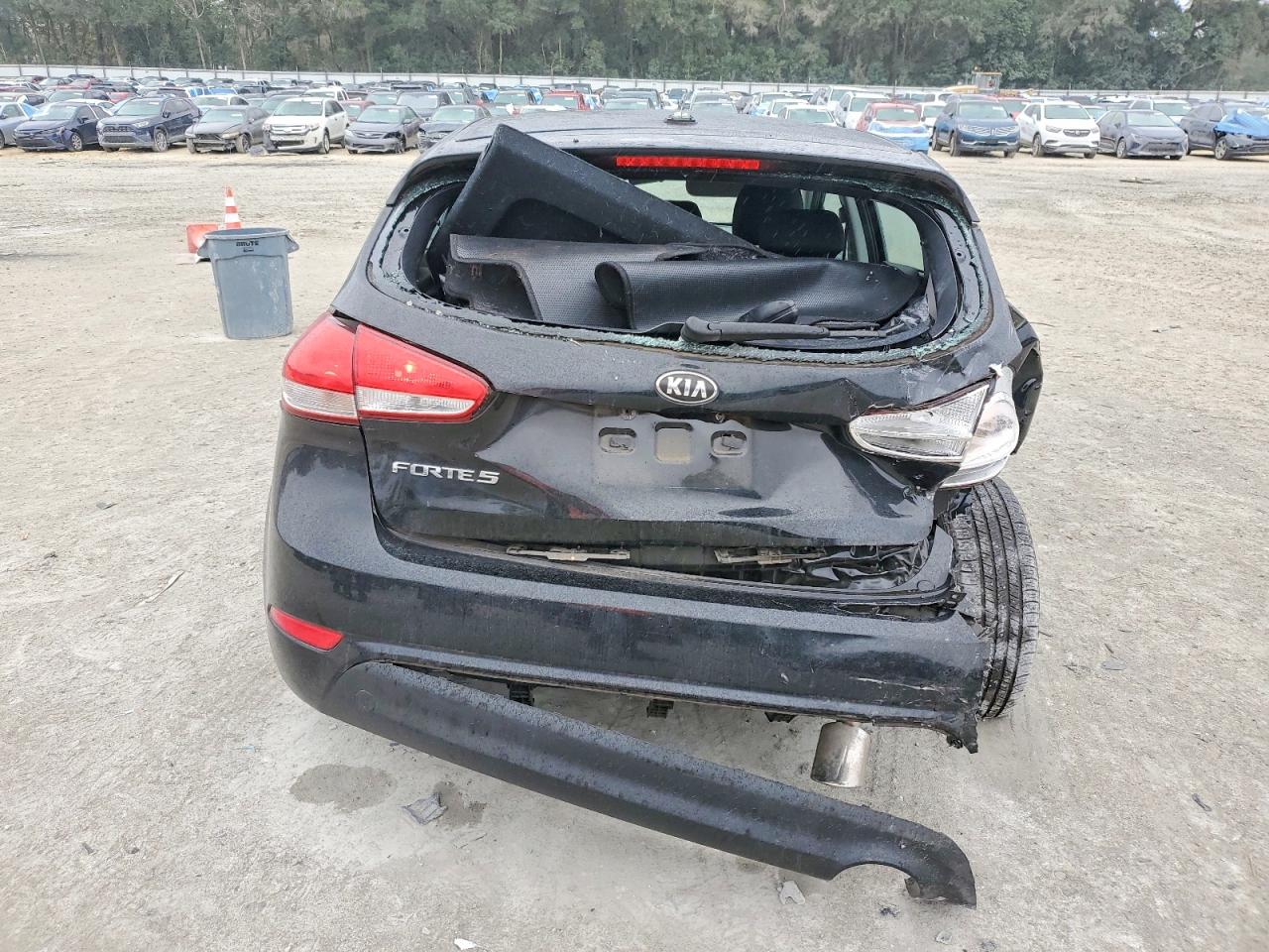 2017 KIA FORTE LX photo 6