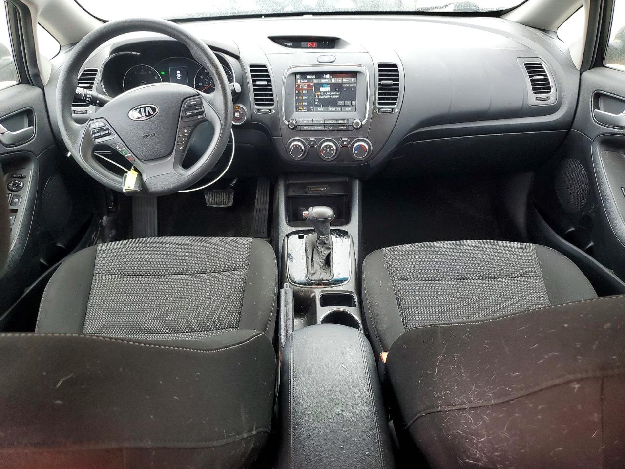 2017 KIA FORTE LX photo 8