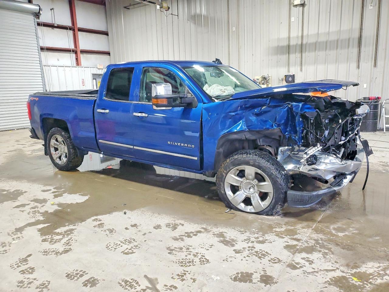 2017 CHEVROLET SILVERADO K1500 LTZ photo 4