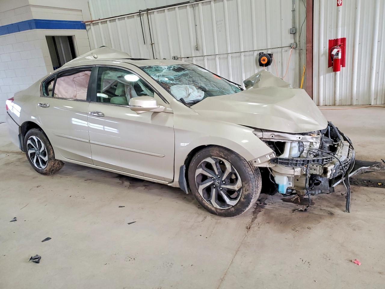 2016 HONDA ACCORD EX photo 10