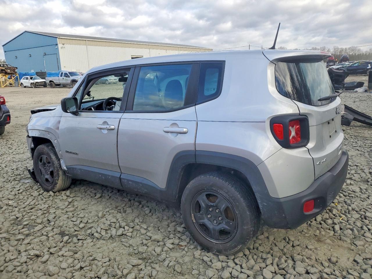 2019 JEEP RENEGADE SPORT photo 2