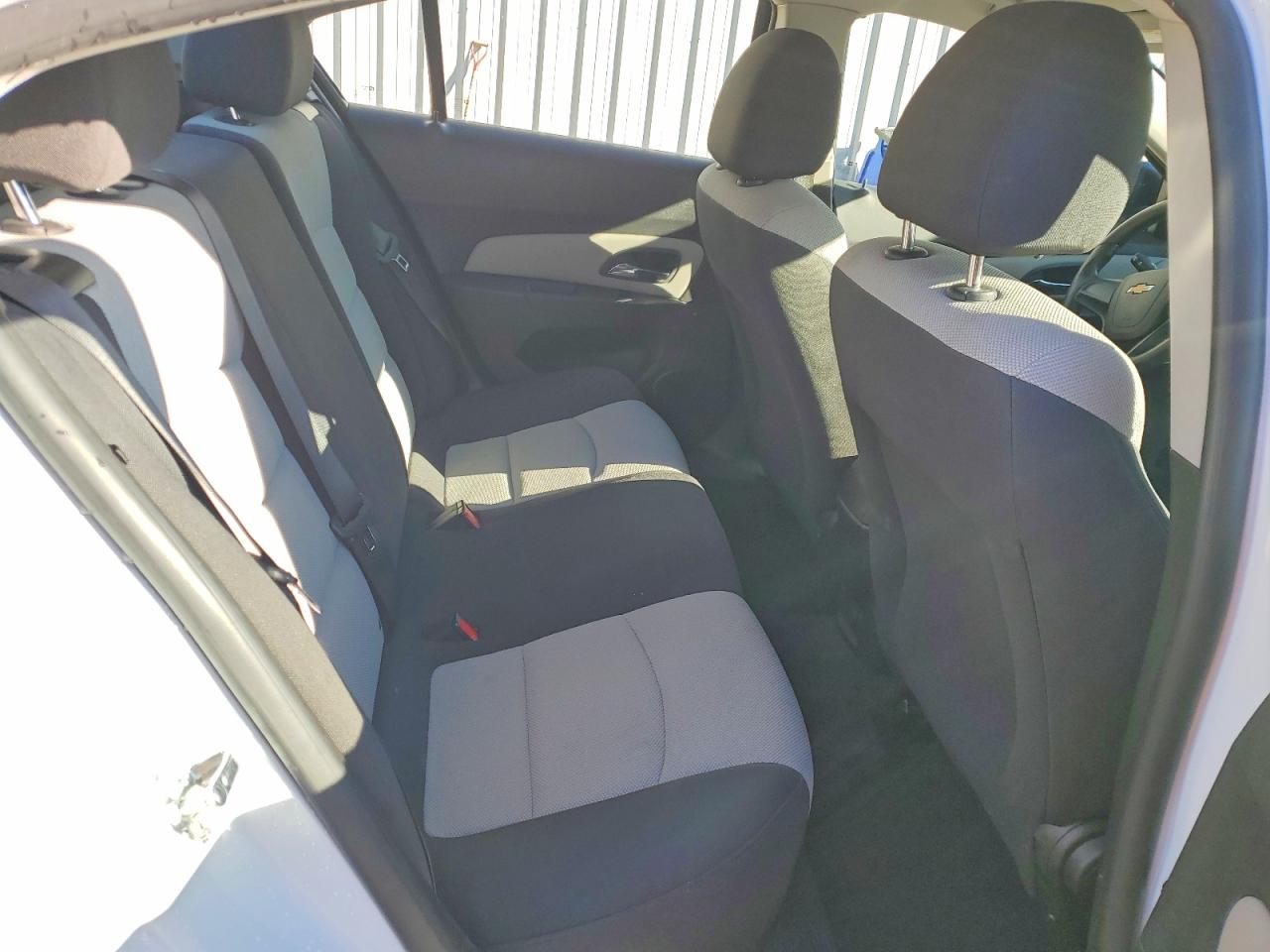 2015 CHEVROLET CRUZE LS photo 19