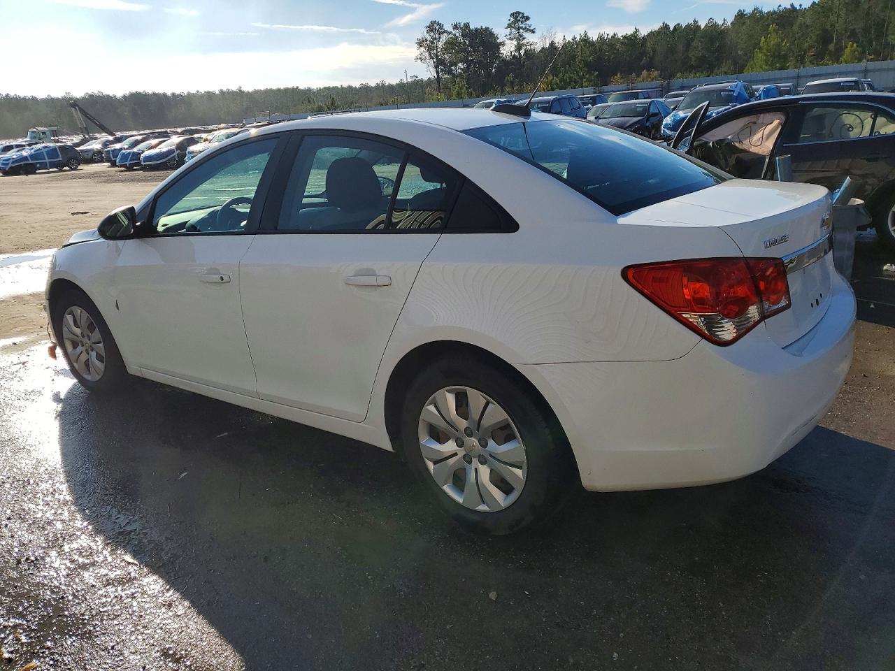 2015 CHEVROLET CRUZE LS photo 3