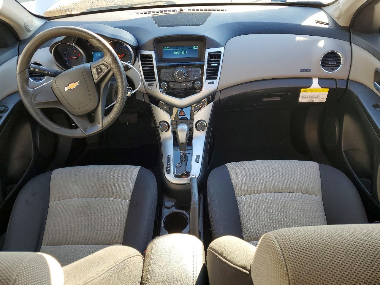 2015 CHEVROLET CRUZE LS photo 15