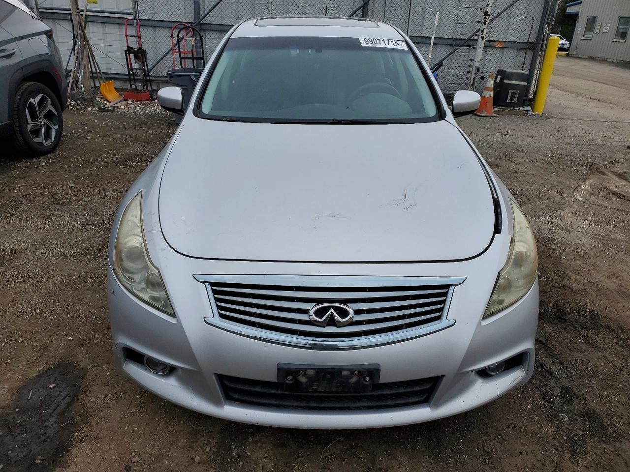 2010 INFINITI G37 photo 5
