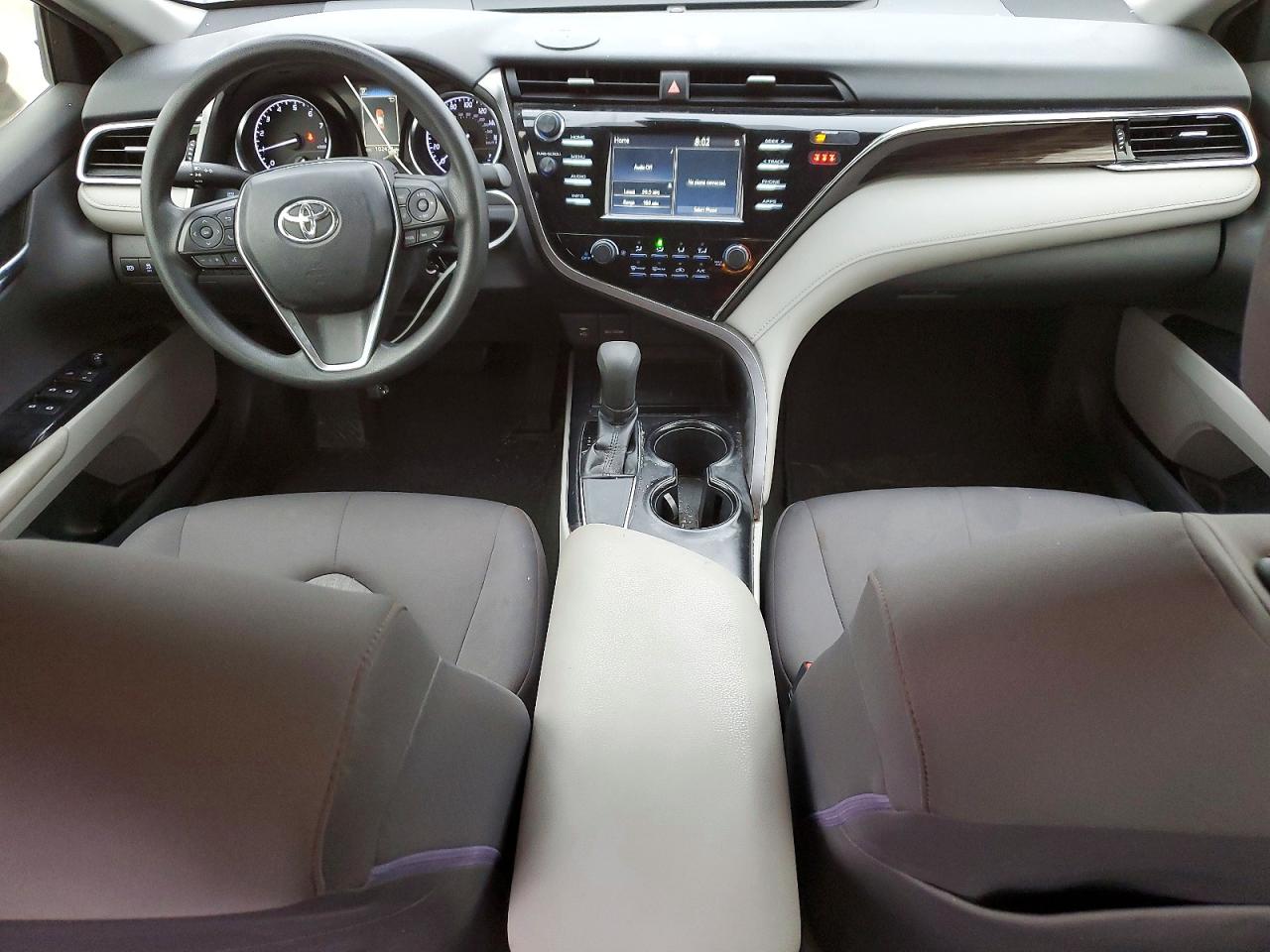 2018 TOYOTA CAMRY L photo 8