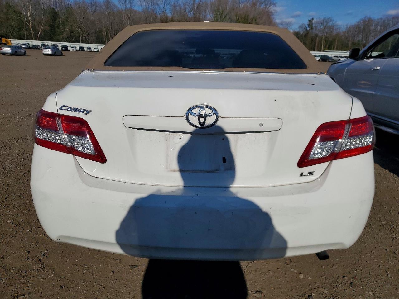 2010 TOYOTA CAMRY BASE photo 6