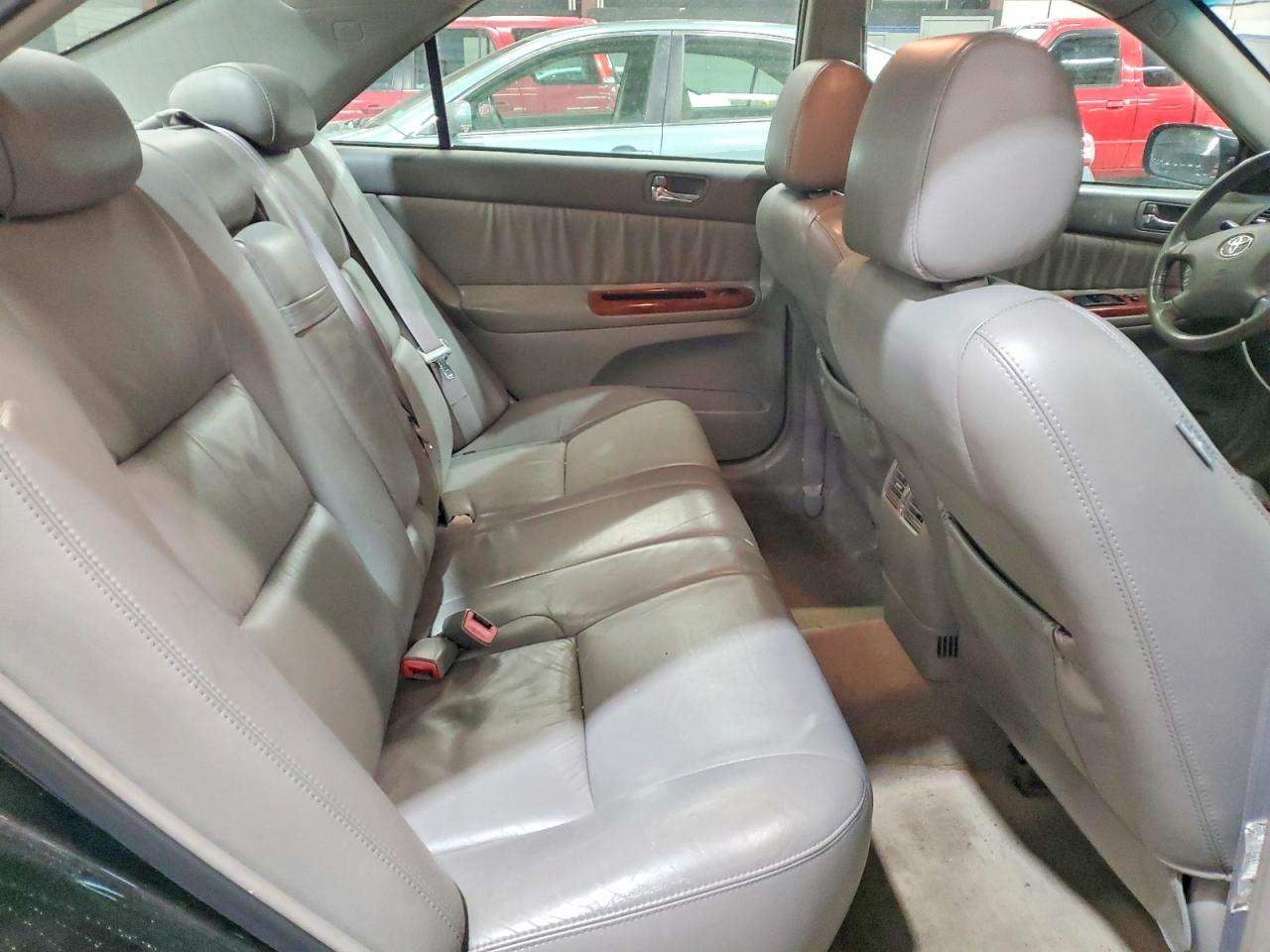 2004 TOYOTA CAMRY XLE photo 19