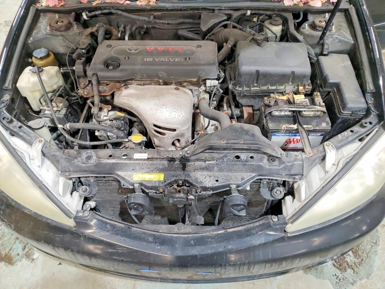 2004 TOYOTA CAMRY XLE photo 21