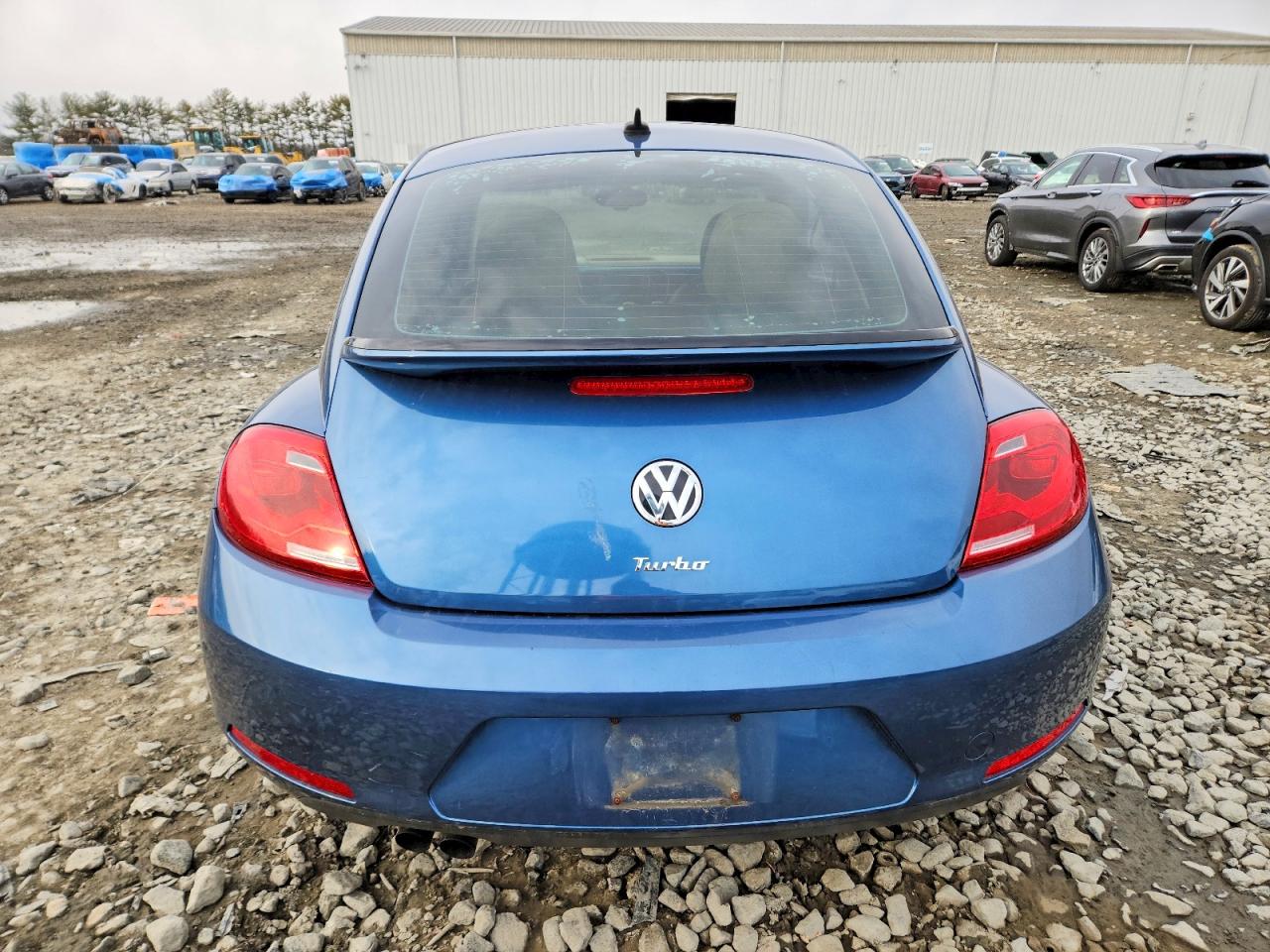 2016 VOLKSWAGEN BEETLE SE photo 6