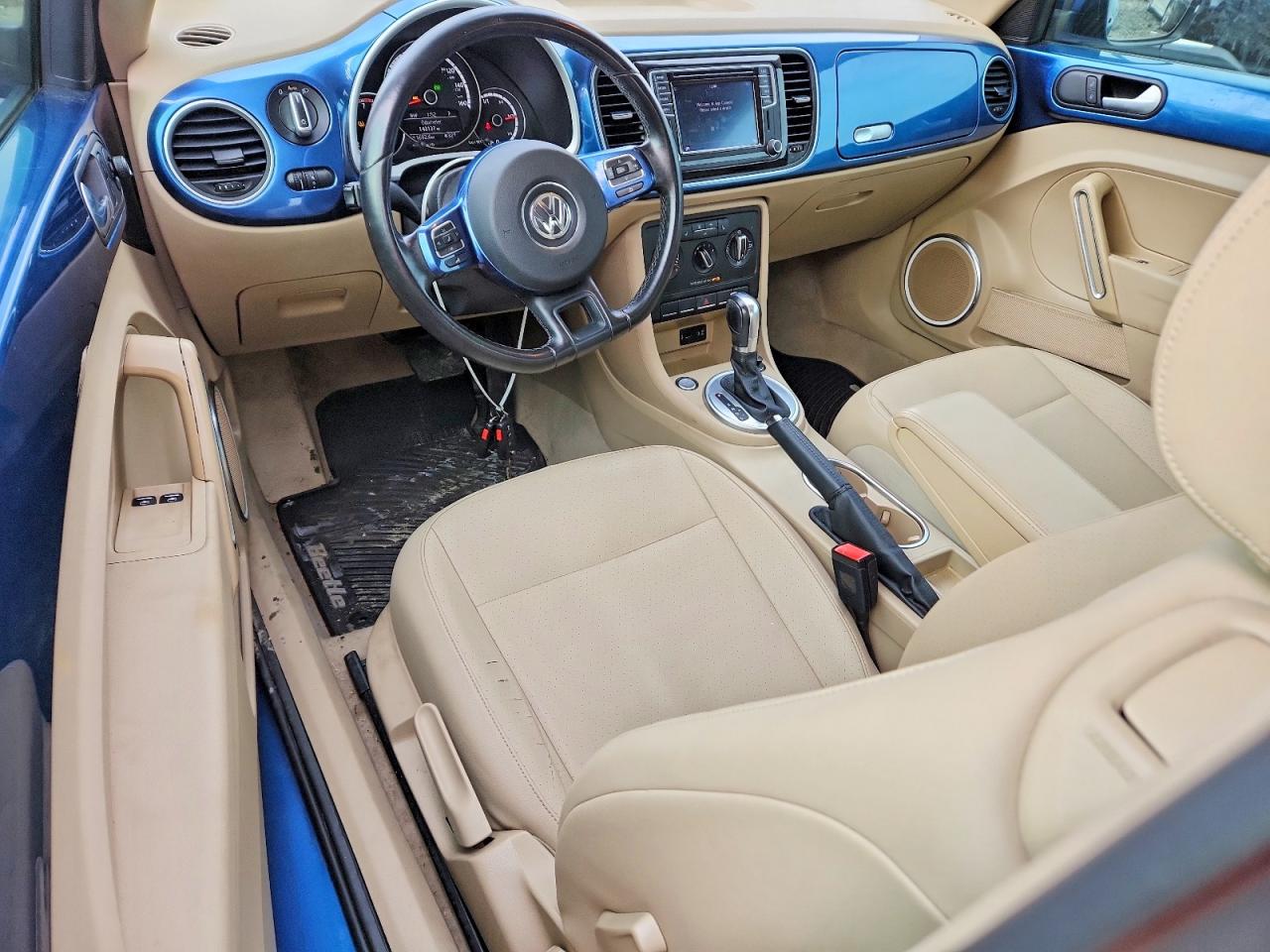 2016 VOLKSWAGEN BEETLE SE photo 8