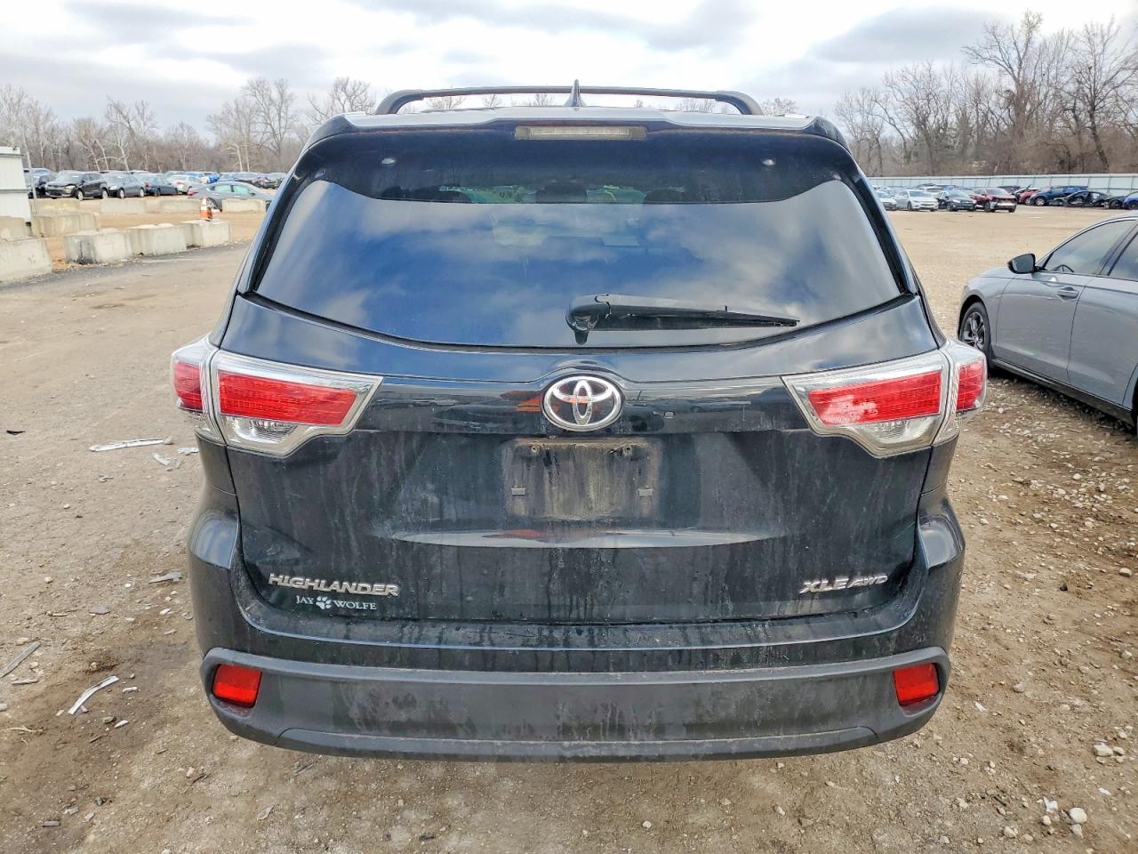 2016 TOYOTA HIGHLANDER XLE photo 6
