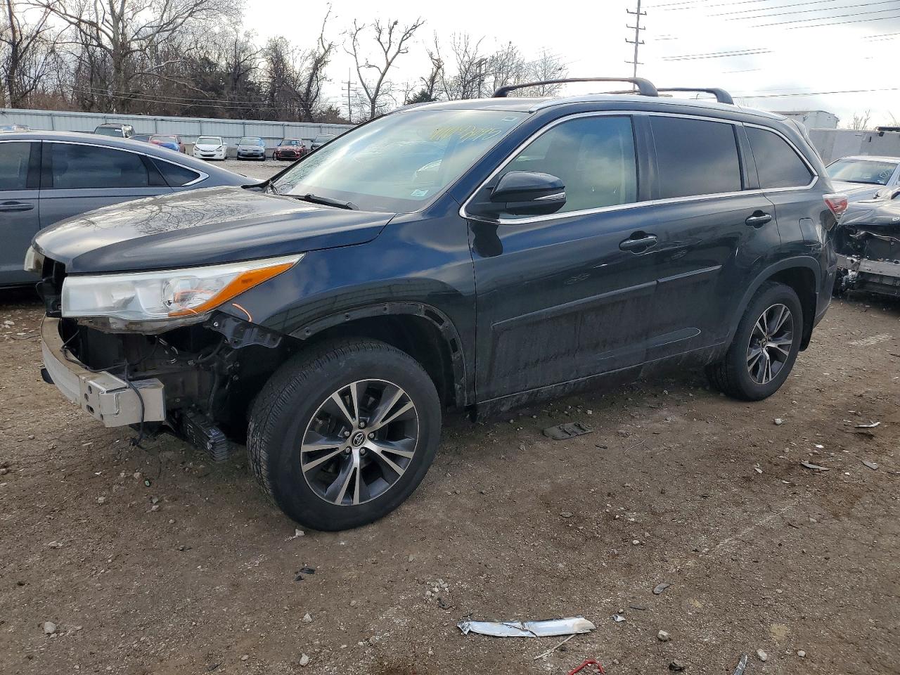 2016 TOYOTA HIGHLANDER