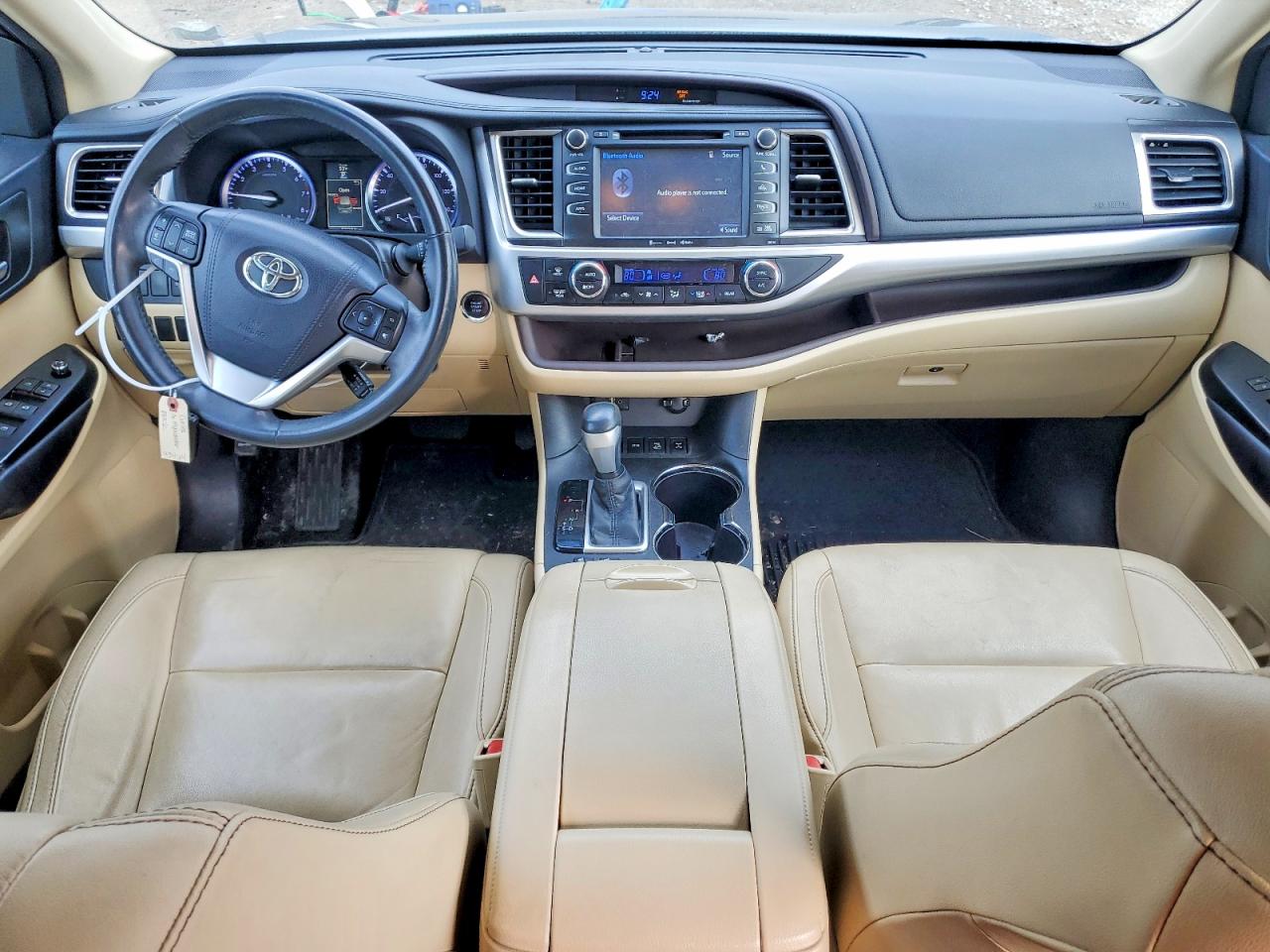 2016 TOYOTA HIGHLANDER XLE photo 8