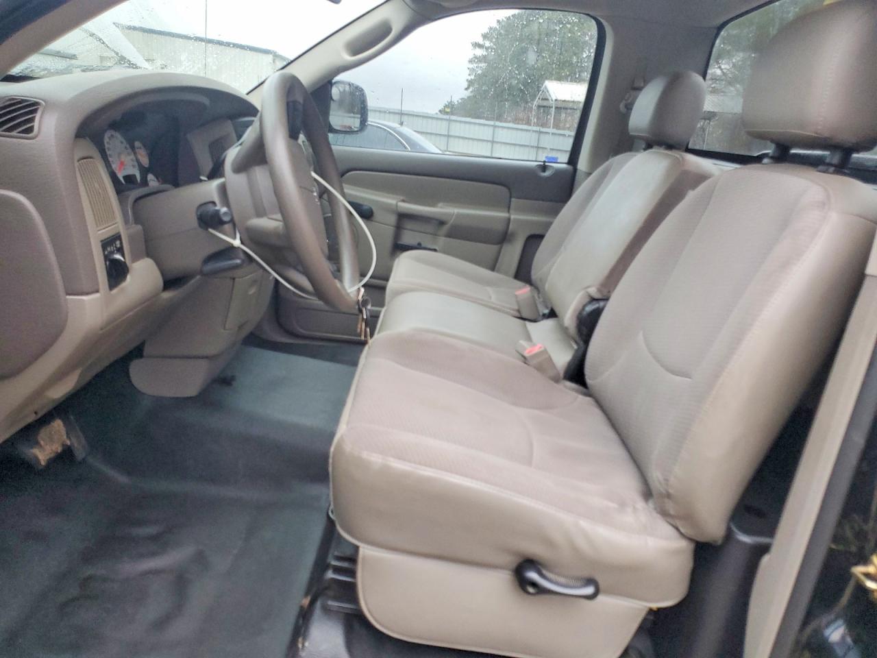 2004 DODGE RAM 1500 ST photo 13