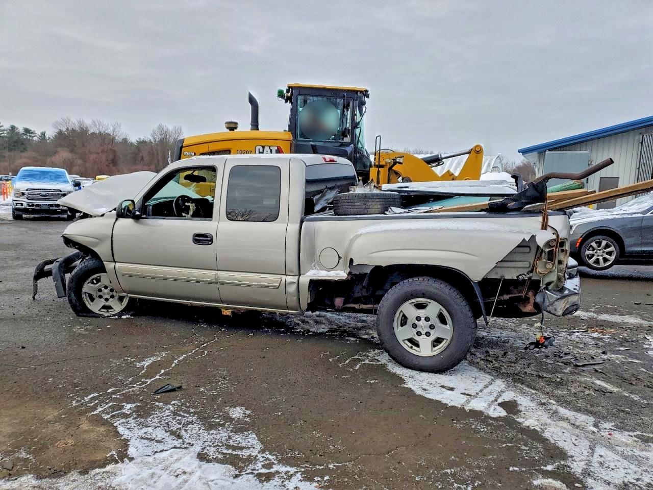 2004 CHEVROLET SILVERADO K1500 photo 2
