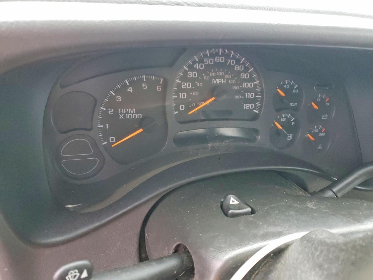 2004 CHEVROLET SILVERADO K1500 photo 9
