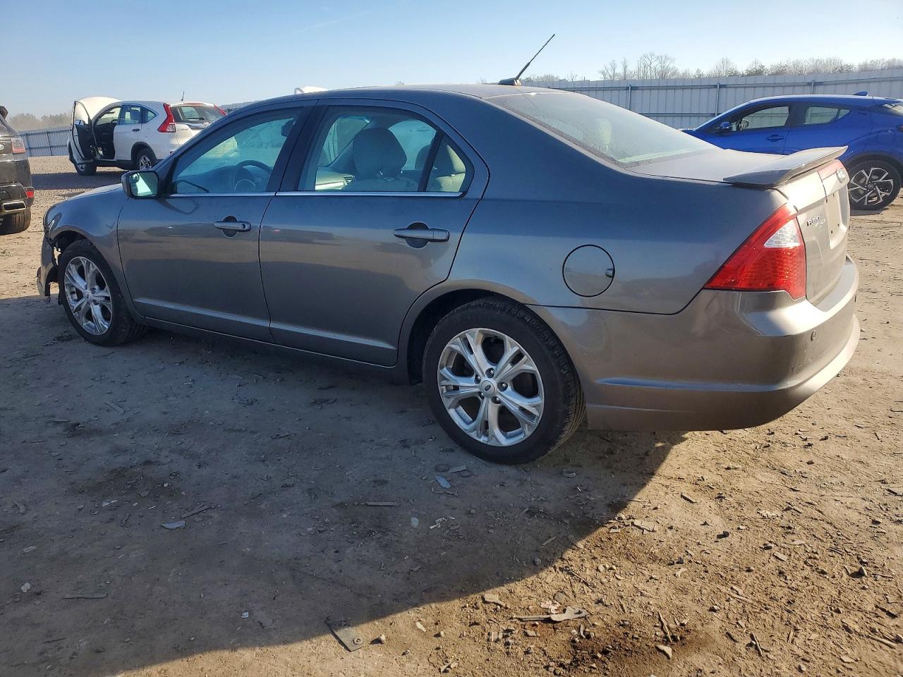 2012 FORD FUSION SE photo 2