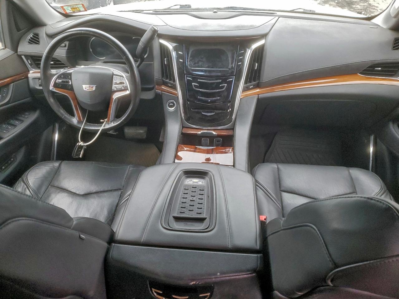 2016 CADILLAC ESCALADE LUXURY photo 8