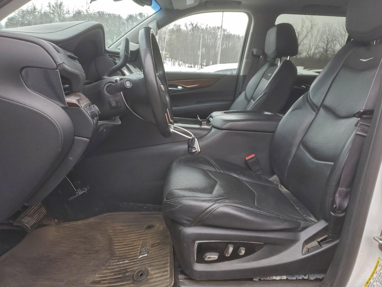 2016 CADILLAC ESCALADE LUXURY photo 7