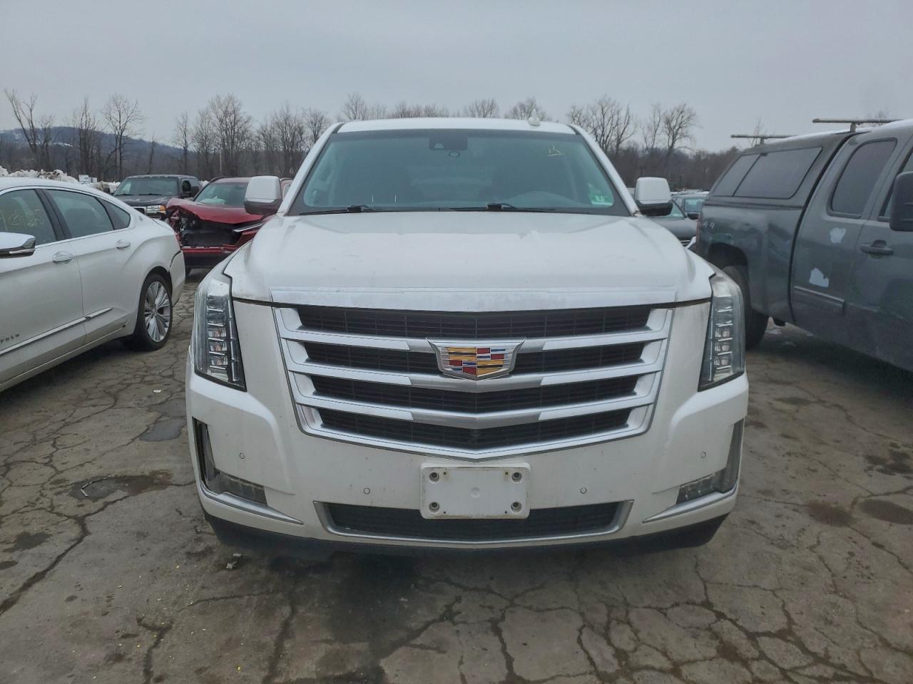 2016 CADILLAC ESCALADE LUXURY photo 5