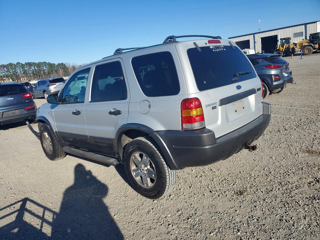2004 FORD ESCAPE XLT photo 2