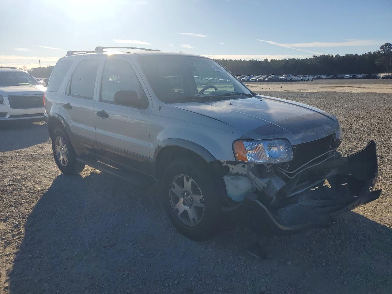 2004 FORD ESCAPE XLT photo 4