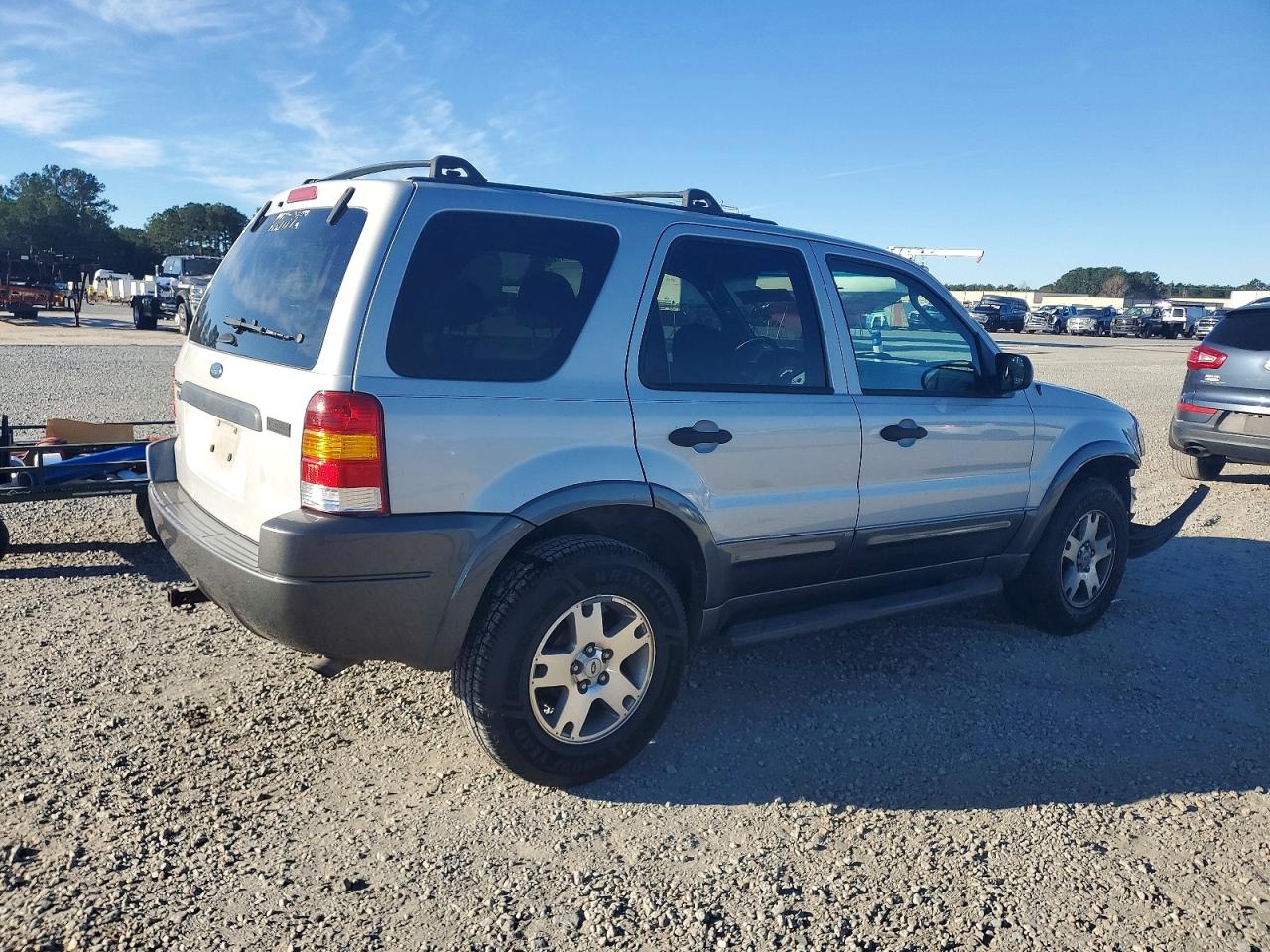 2004 FORD ESCAPE XLT photo 3