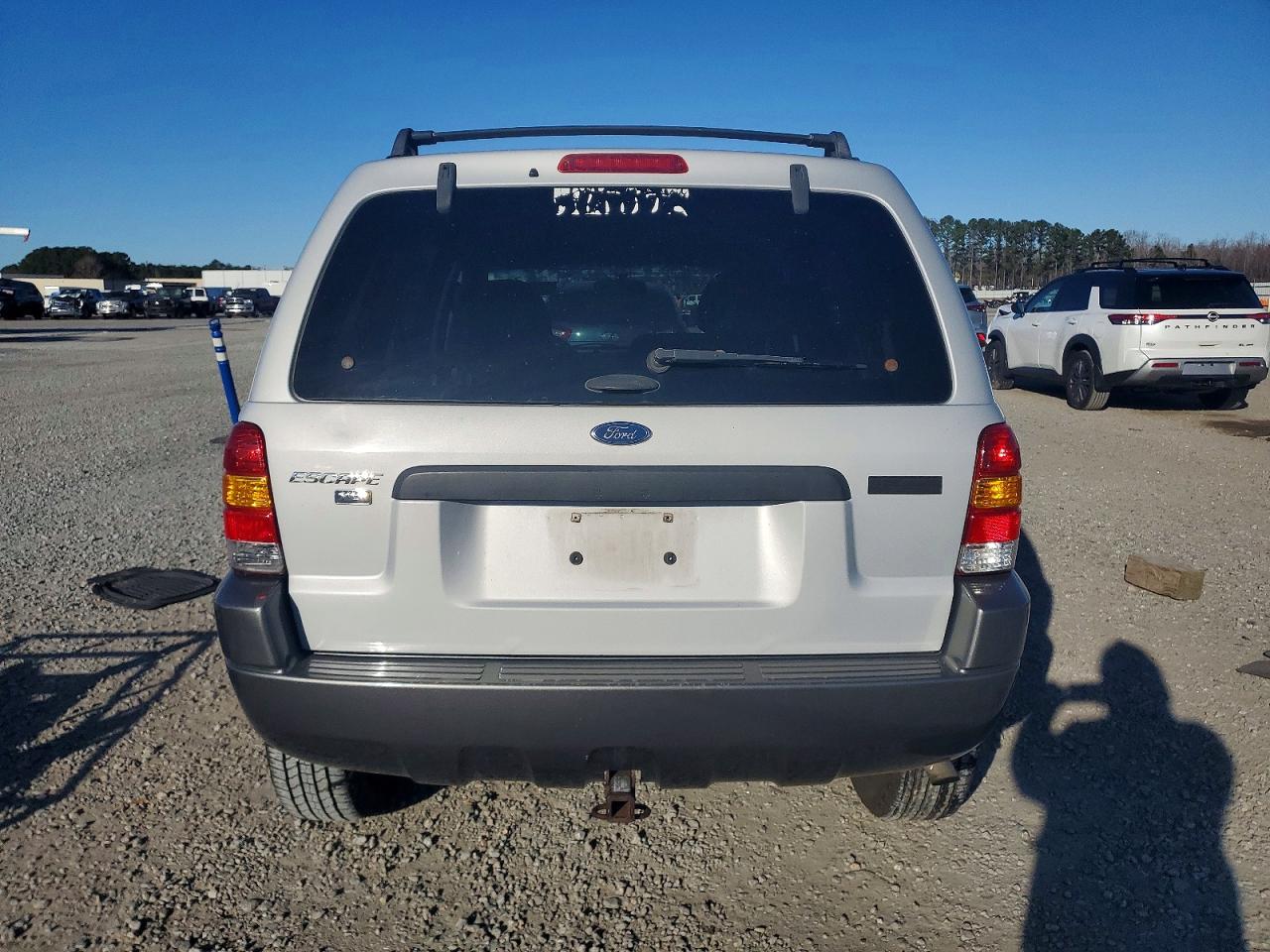 2004 FORD ESCAPE XLT photo 6