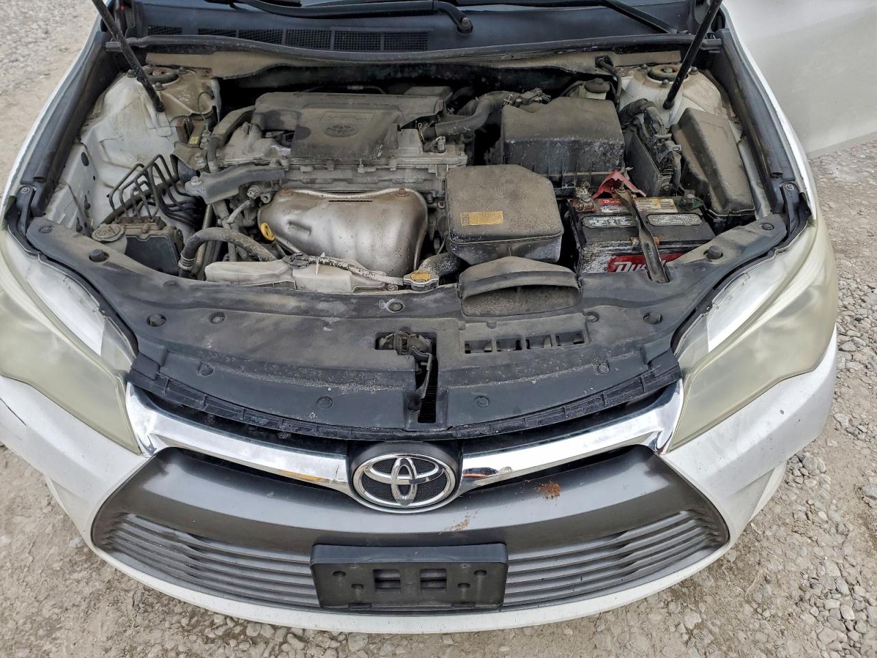 2015 TOYOTA CAMRY LE photo 11