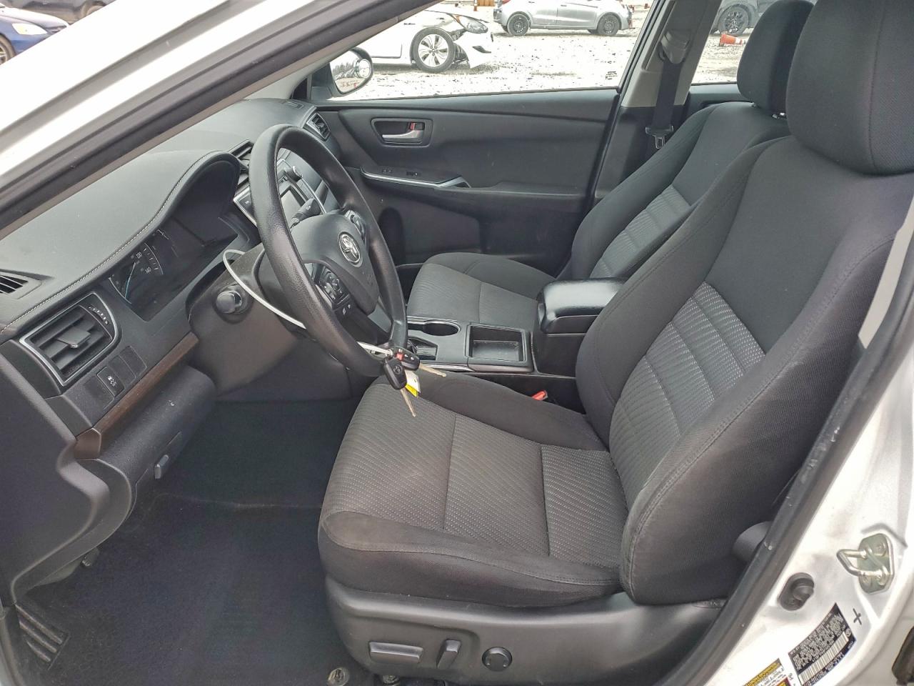 2015 TOYOTA CAMRY LE photo 7