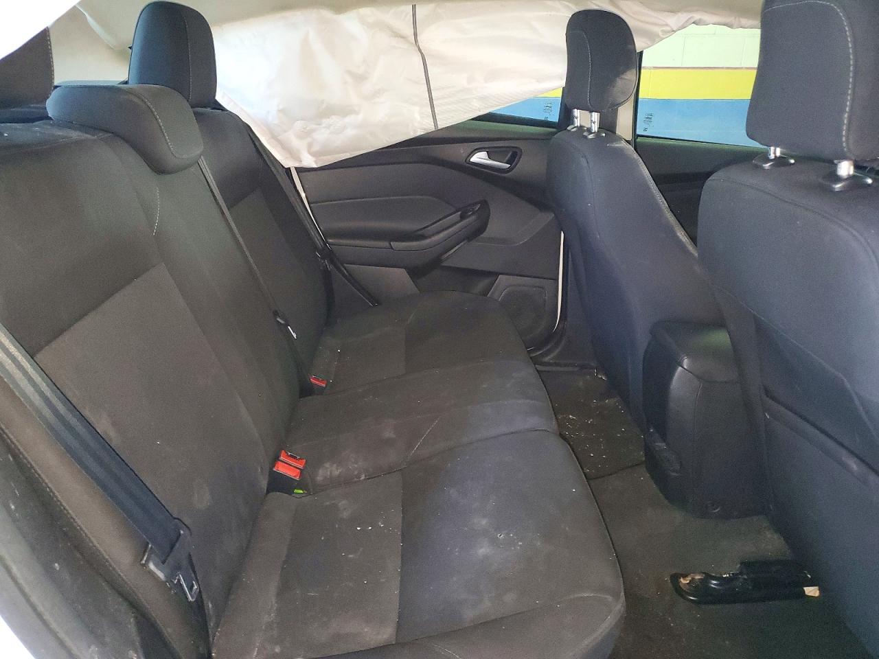 2018 FORD FOCUS SE photo 10