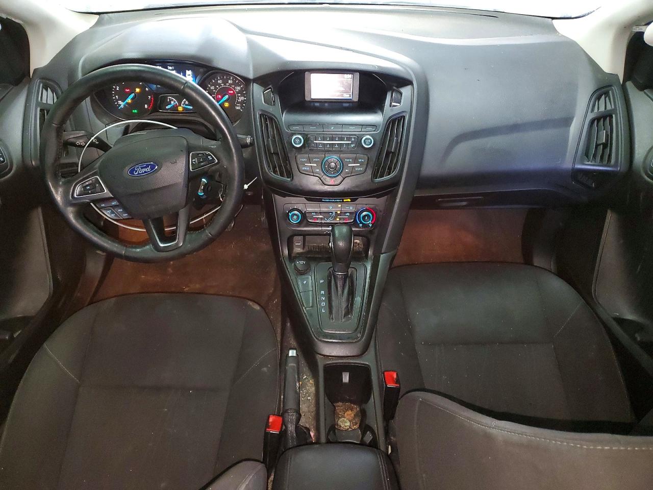 2018 FORD FOCUS SE photo 8