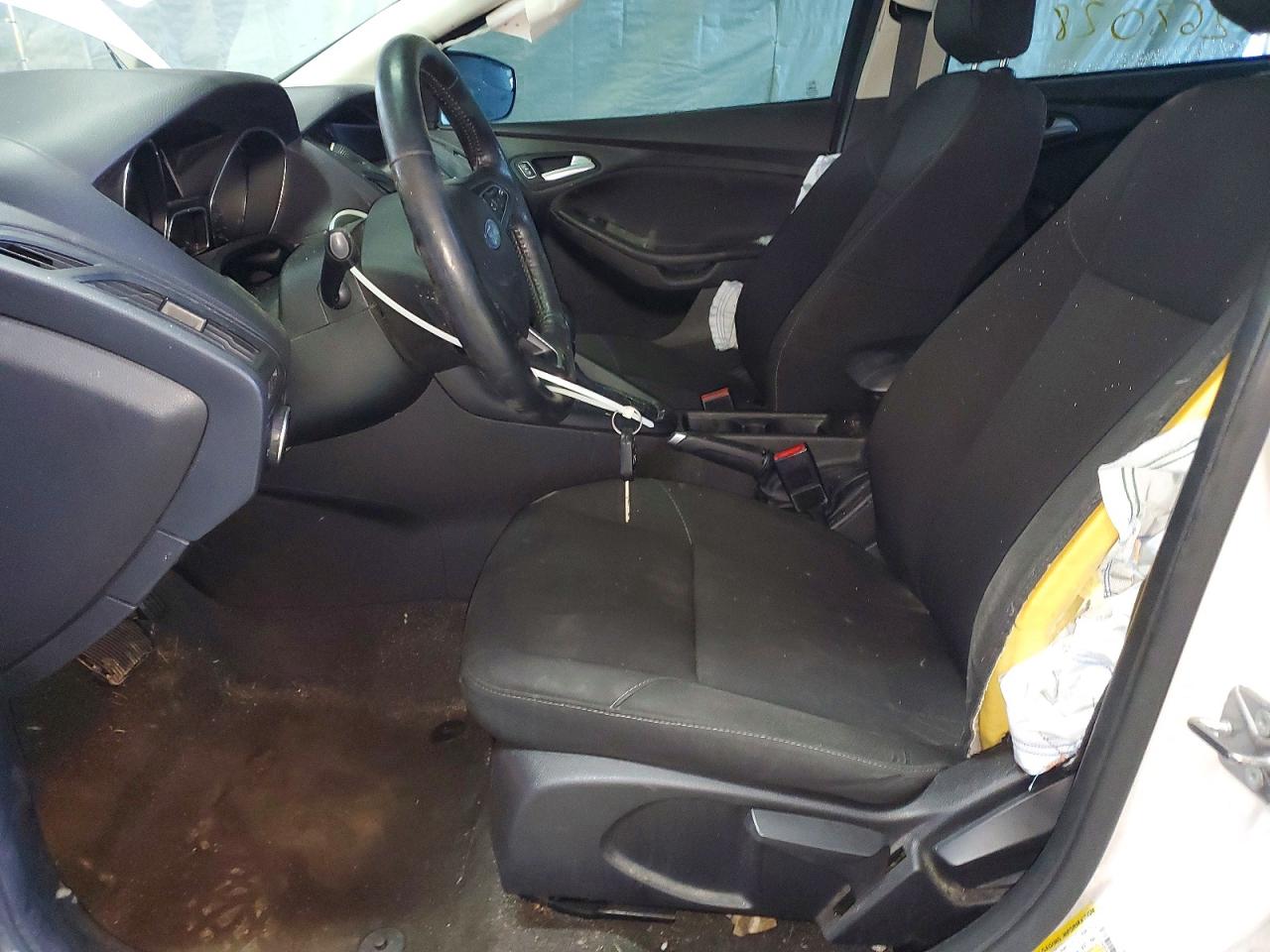 2018 FORD FOCUS SE photo 7