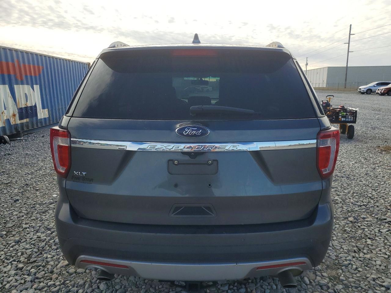 2017 FORD EXPLORER XLT photo 6