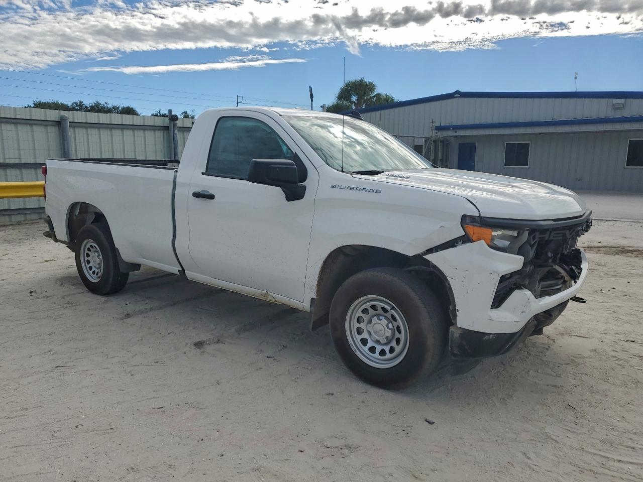 2025 CHEVROLET SILVERADO C1500 photo 4