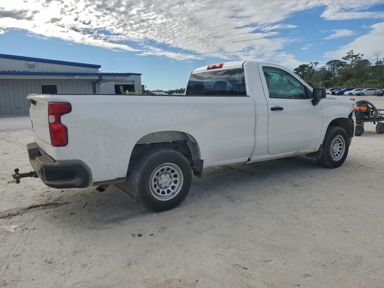 2025 CHEVROLET SILVERADO C1500 photo 3
