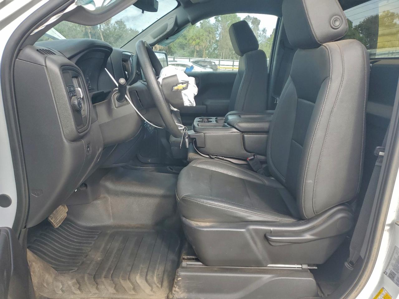 2025 CHEVROLET SILVERADO C1500 photo 7
