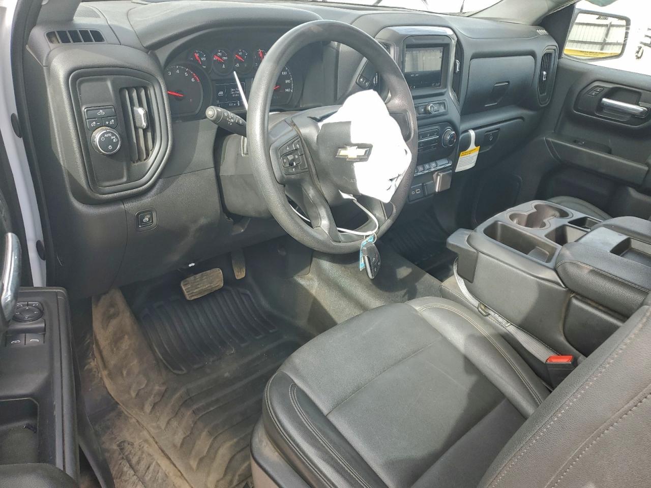 2025 CHEVROLET SILVERADO C1500 photo 8