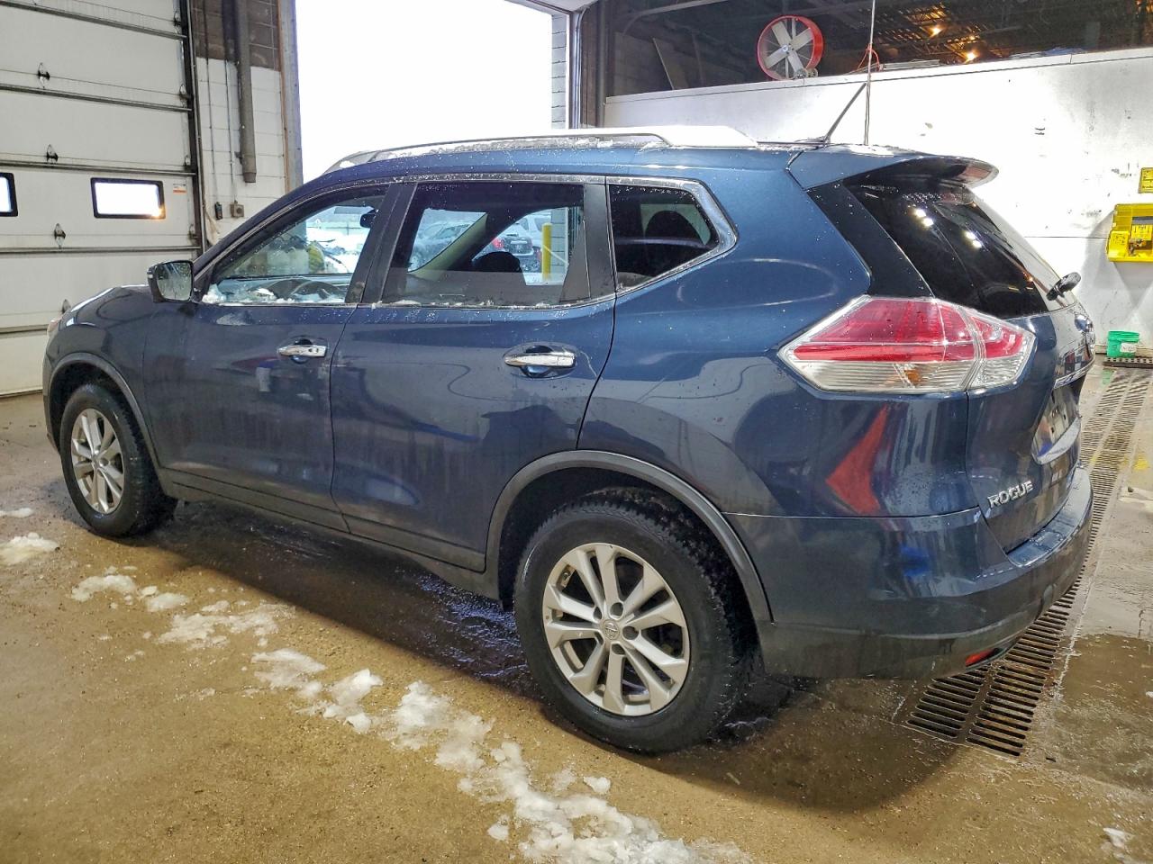 2016 NISSAN ROGUE S photo 2