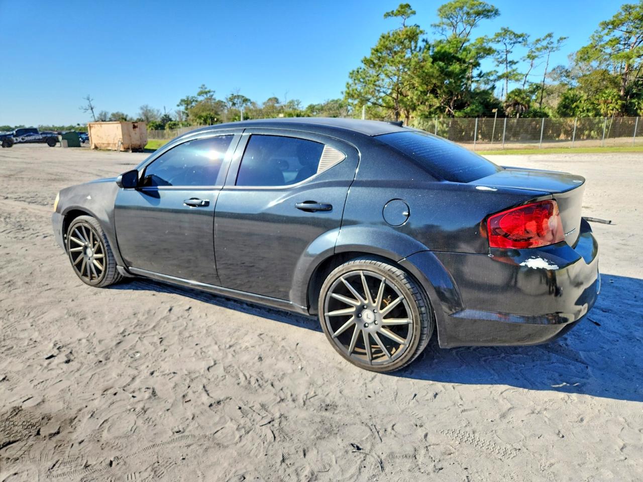 2011 DODGE AVENGER MAINSTREET photo 2